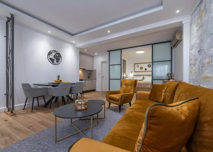 Apartment Petra & Apartment Rustic