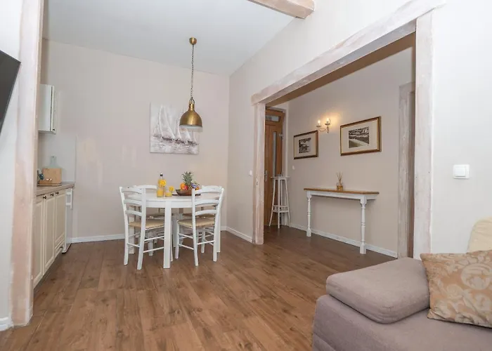 Apartment Petra & Apartment Rustic