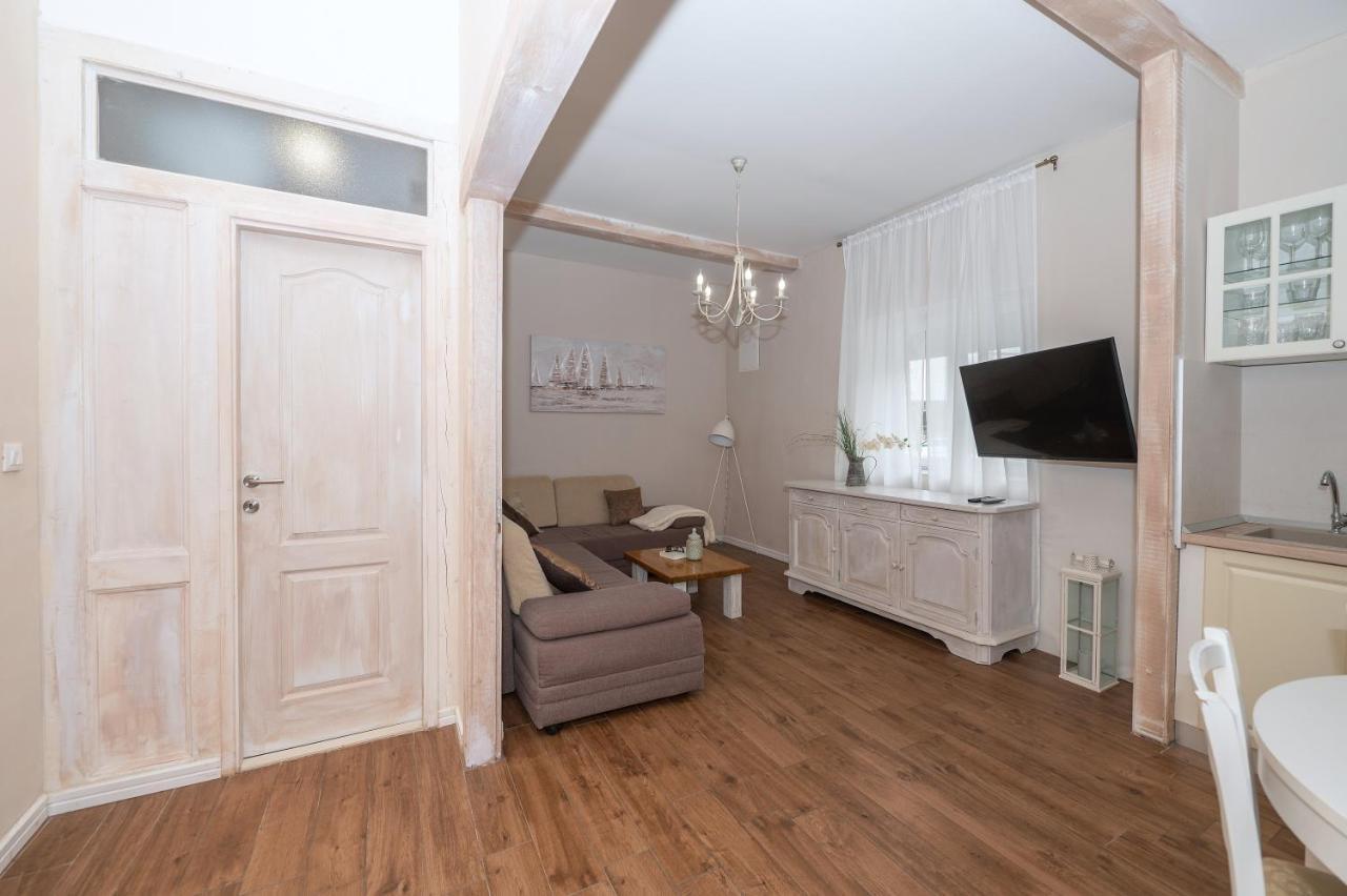 Petra & Rustic Appartement